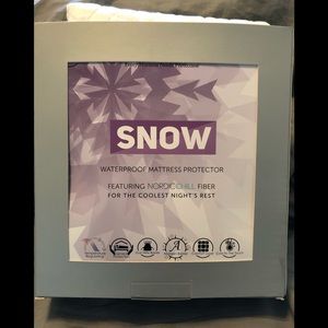 Snow XL Twin Mattress Protection
